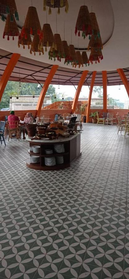 Dusun Semilir Hotel And Resort Семаранг Экстерьер фото
